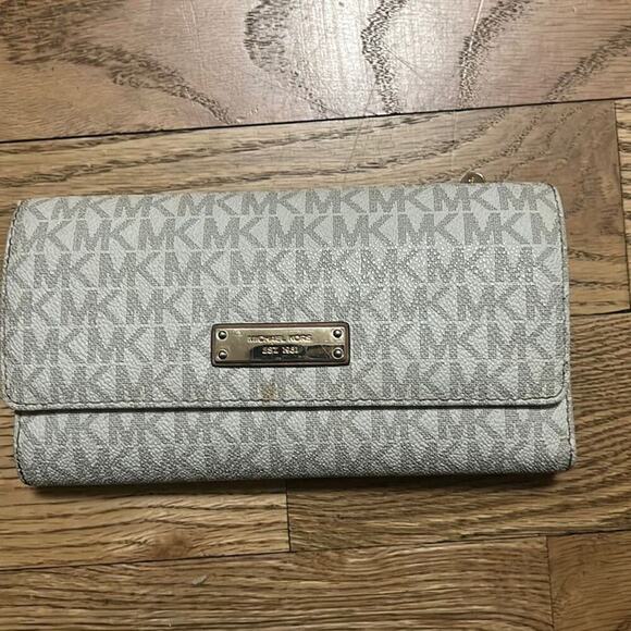 MICHAEL KORS SIGNATURE BIFOLD WALLET‎ - Picture 1 of 7